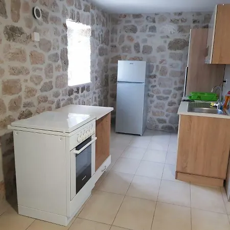 Kamena Kuca 2 Holiday home