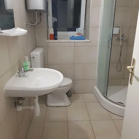 Kamena Kuca 2 Holiday home Sestanovac